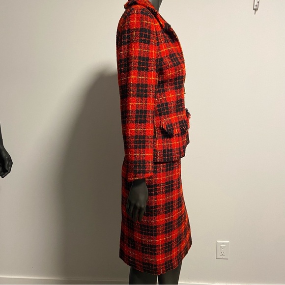 Vintage Red Plaid Wool Blazer Skirt Set – Made in Canada – Size 8 - Picture 9 of 11
